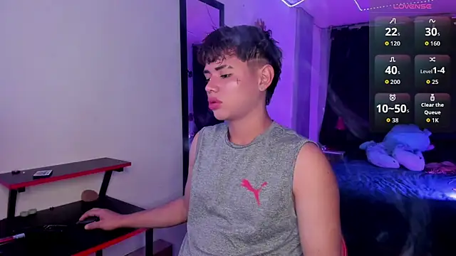 Snapshot of Jostin18 chatting on September 12, 1:55 pm Jostin18 online show from September 12, 1:55 pm