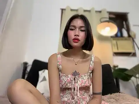 Snapshot of Beautiful_Mistakexxx chatting on May 11, 1:44 am Beautiful Mistakexxx online show from May 11, 1:44 am