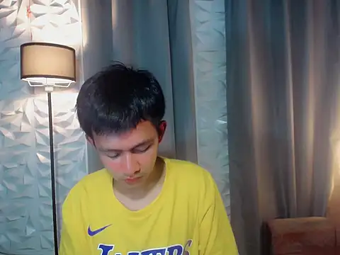 Snapshot of prince_elaijah chatting on May 1, 2:21 pm prince elaijah online show from May 1, 2:21 pm