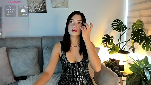Snapshot of Estrer_collins chatting on May 15, 7:32 pm Estrer collins online show from May 15, 7:32 pm