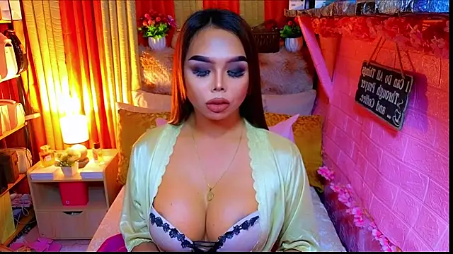 MoniqueCeleste online show from February 9, 2:10 pm