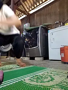 Snapshot of cincin_677 chatting on October 13, 2:33 am cincin 677 online show from October 13, 2:33 am