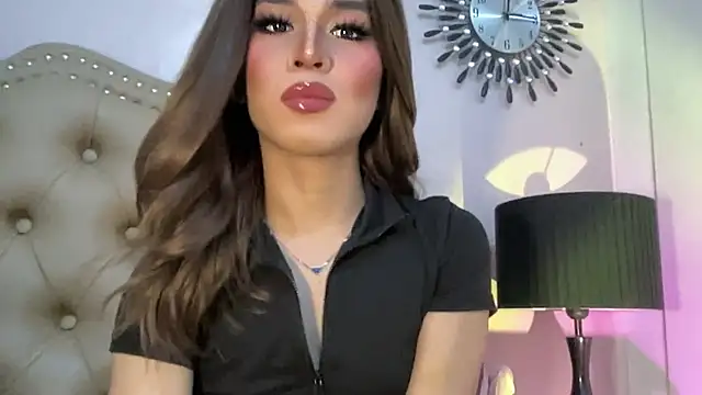 solana imani online show from October 27, 3:49 pm