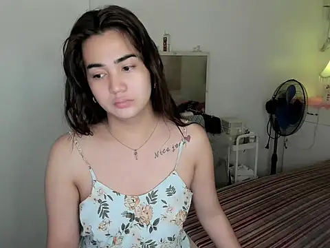 Snapshot of Alovelydoll_nica chatting on February 14, 12:29 am Alovelydoll nica online show from February 14, 12:29 am