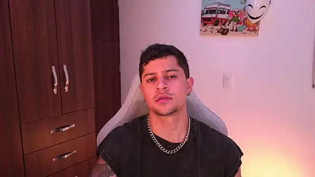 domsantiago  online show from November 1, 1:51 am