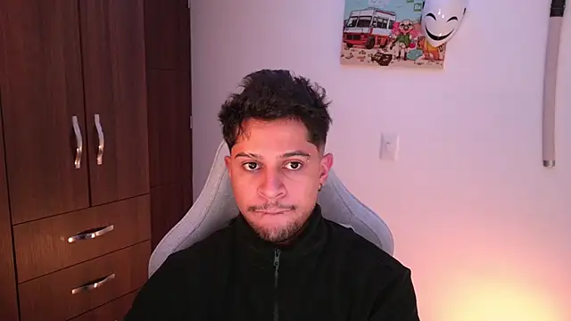 domsantiago  online show from December 15, 2:05 am