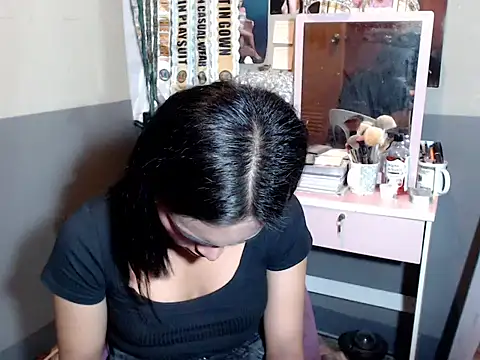 miya khali online show from October 28, 5:15 pm