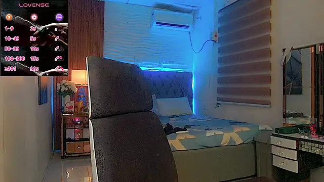 Paulalu95 online show from April 13, 7:19 pm