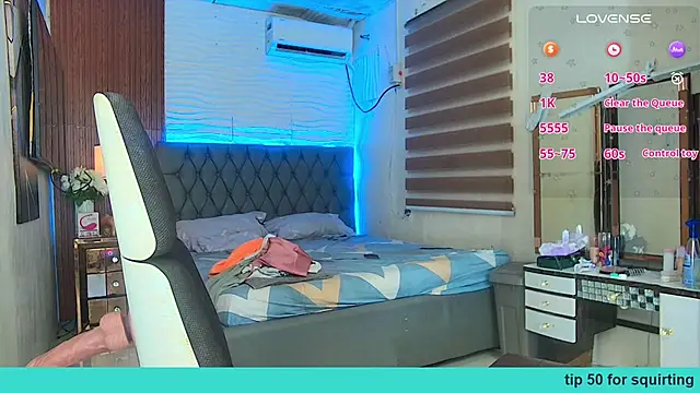 Snapshot of Paulalu95 chatting on May 4, 2:57 pm Paulalu95 online show from May 4, 2:57 pm