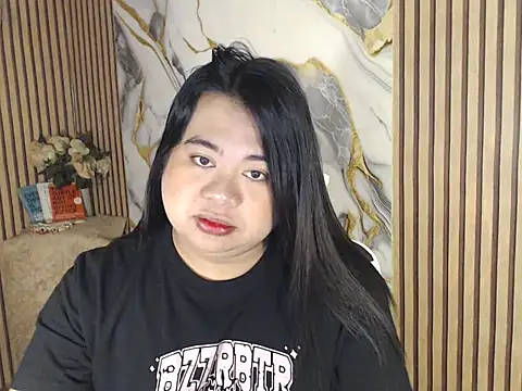 Im ur mother online show from April 5, 8:17 pm