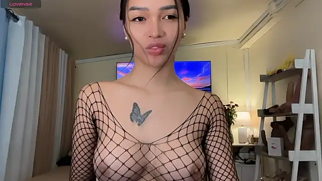 Snapshot of _agatha143_ chatting on June 10, 2:23 am agatha143 online show from June 10, 2:23 am