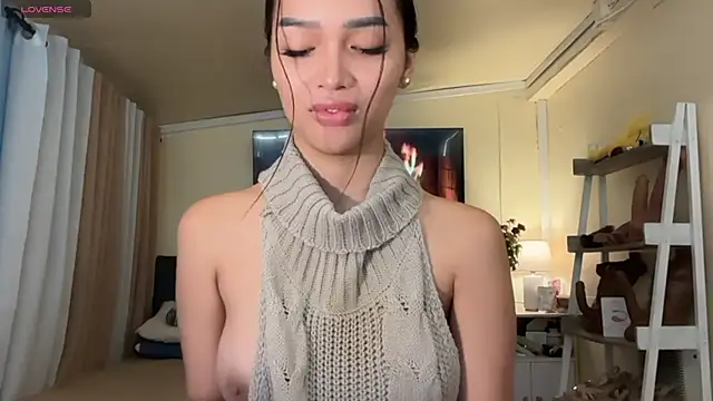 Snapshot of _agatha143_ chatting on June 11, 2:44 am agatha143 online show from June 11, 2:44 am
