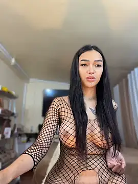 Snapshot of _agatha143_ chatting on June 21, 2:03 am agatha143 online show from June 21, 2:03 am