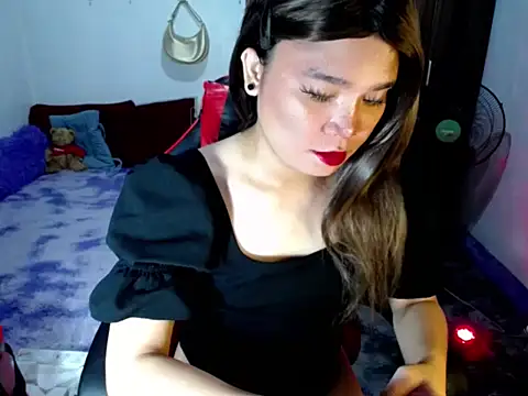 Urassiansweetcummer online show from March 17, 2:49 am