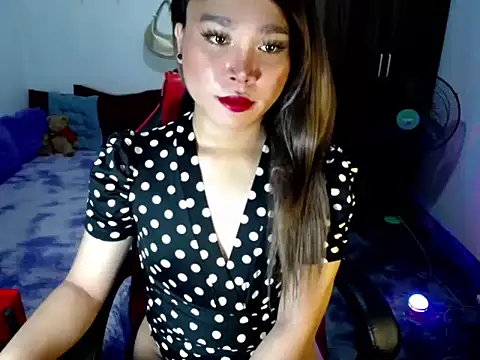 Urassiansweetcummer online show from March 25, 5:30 pm