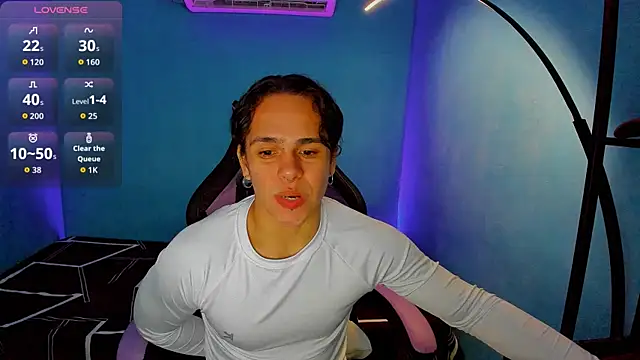 Snapshot of Maximiliano_scoott__ chatting on October 3, 6:49 pm Maximiliano scoott   online show from October 3, 6:49 pm