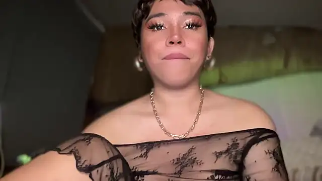 Snapshot of goddessofalltime chatting on October 29, 12:02 am goddessofalltime online show from October 29, 12:02 am