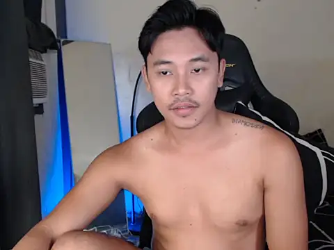 Snapshot of alexsuckable01 chatting on October 3, 5:26 am alexsuckable01 online show from October 3, 5:26 am