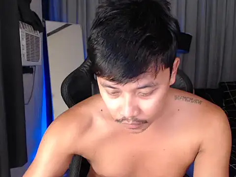 Snapshot of alexsuckable01 chatting on February 3, 7:02 am alexsuckable01 online show from February 3, 7:02 am