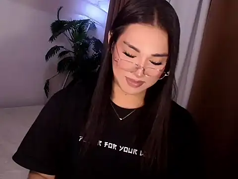 Snapshot of magnificent_kitana chatting on July 24, 10:30 pm magnificent kitana online show from July 24, 10:30 pm