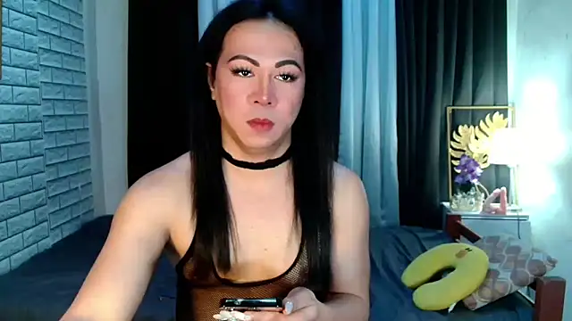 Snapshot of _Carmilla chatting on November 6, 1:34 pm Carmilla online show from November 6, 1:34 pm