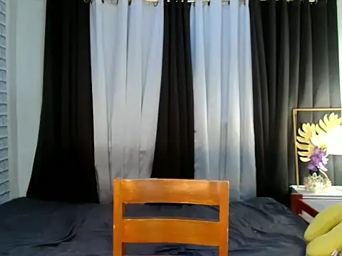 Snapshot of _Carmilla chatting on November 18, 4:33 pm Carmilla online show from November 18, 4:33 pm