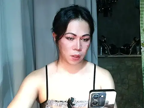 Snapshot of _Carmilla chatting on March 15, 4:13 pm Carmilla online show from March 15, 4:13 pm