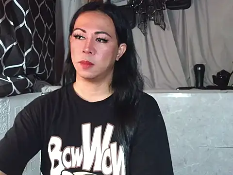 Snapshot of _Carmilla chatting on April 3, 7:23 pm Carmilla online show from April 3, 7:23 pm