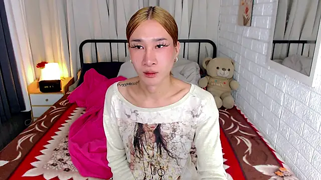 TRANSGODDESSA online show from February 18, 2:29 am