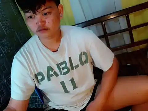 Reynelcock online show from November 29, 8:23 pm