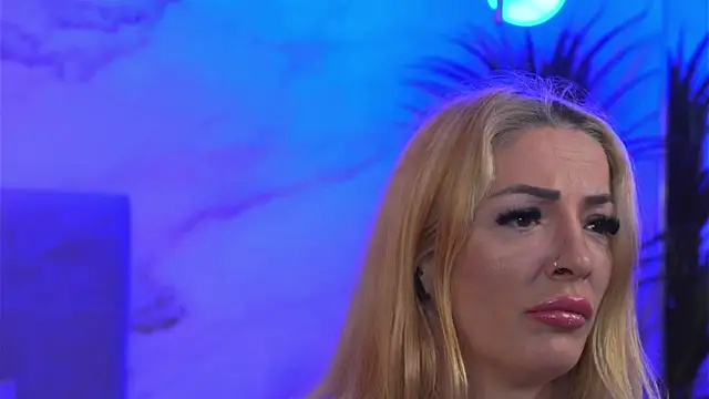 Izabellle02 online show from April 6, 3:59 am