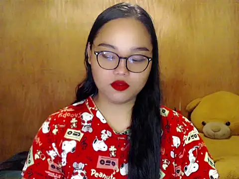  Lylia online show from November 12, 6:30 pm