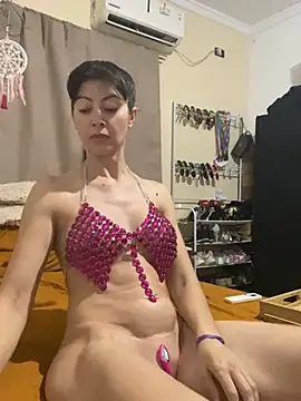 Snapshot of aphrodite_sexy chatting on April 23, 9:28 pm aphrodite sexy online show from April 23, 9:28 pm