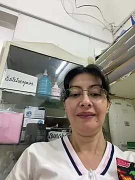 Snapshot of aphrodite_sexy chatting on August 1, 2:33 am aphrodite sexy online show from August 1, 2:33 am