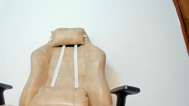 Snapshot of Kaidapunk chatting on February 6, 8:23 pm Kaidapunk online show from February 6, 8:23 pm