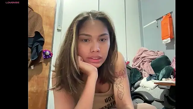 Snapshot of Griselda_beatriz3 chatting on May 6, 1:16 pm Griselda beatriz3 online show from May 6, 1:16 pm