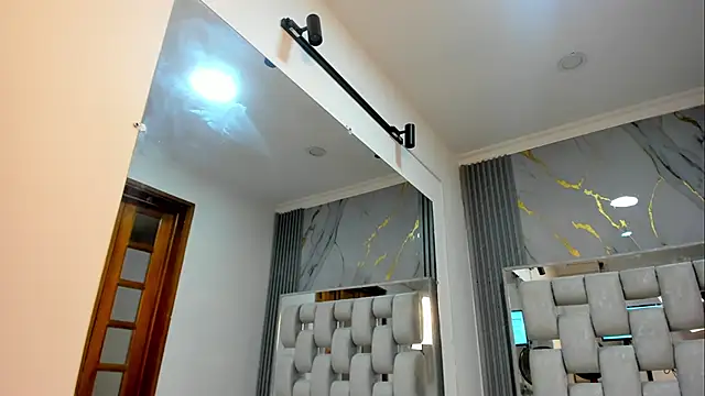 Snapshot of Wonderkloe_ chatting on May 5, 7:33 pm Wonderkloe online show from May 5, 7:33 pm