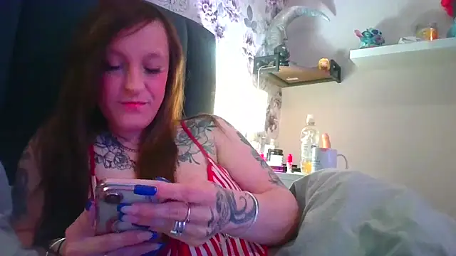 LucyRoseMae online show from May 17, 7:06 am
