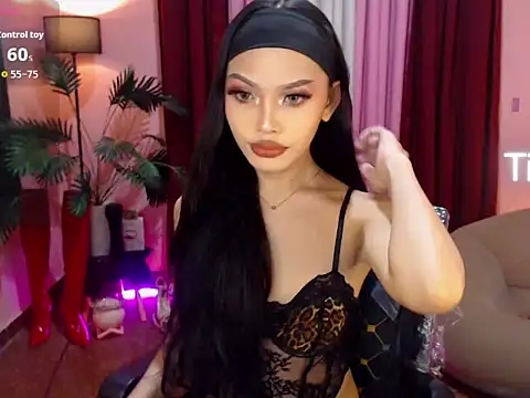 Snapshot of Asianprincess69 chatting on October 6, 8:01 am Asianprincess69 online show from October 6, 8:01 am
