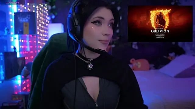 littlelune online show from January 5, 11:08 pm