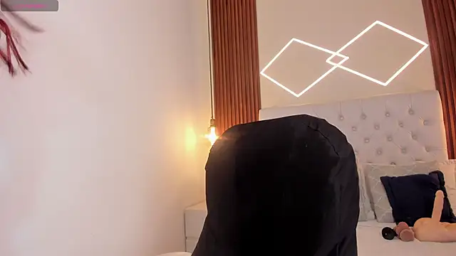 Miiaa jones online show from April 18, 1:26 pm