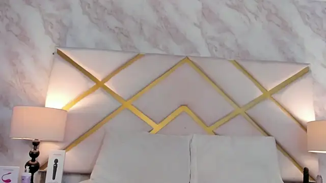 LorenBeiker- online show from December 15, 11:36 am