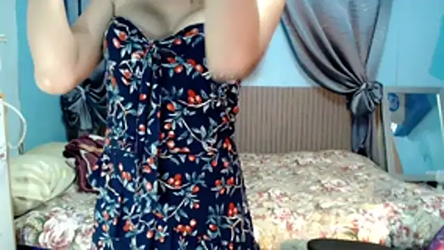 Snapshot of SelenaCinder chatting on December 4, 6:16 pm SelenaCinder online show from December 4, 6:16 pm