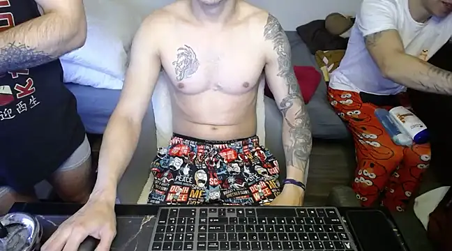 bossking017 online show from February 8, 12:17 pm