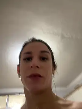 Snapshot of Isabelaa_ chatting on May 15, 5:42 pm Isabelaa online show from May 15, 5:42 pm