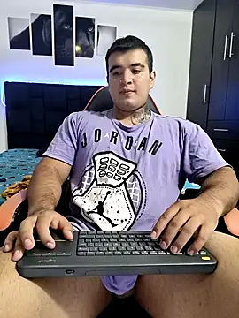 Snapshot of thiago__cp01 chatting on October 12, 6:34 am thiago  cp01 online show from October 12, 6:34 am