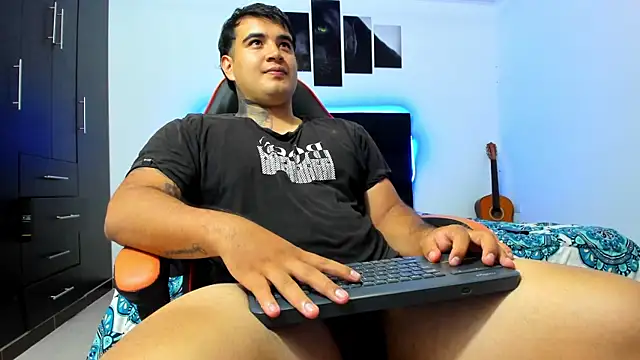 thiago  cp01 online show from March 27, 8:26 am