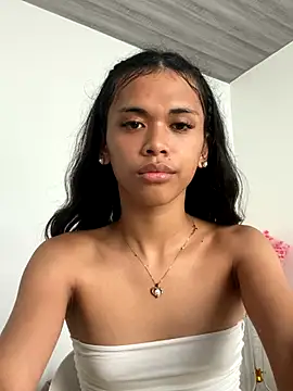 Snapshot of urcurlydiva chatting on October 12, 5:39 am urcurlydiva online show from October 12, 5:39 am