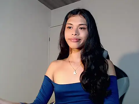 Snapshot of urcurlydiva chatting on December 19, 3:41 pm urcurlydiva online show from December 19, 3:41 pm