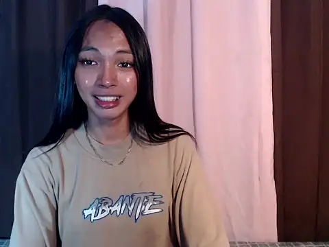 Snapshot of Simi_Ipit chatting on April 24, 1:46 pm Simi Ipit online show from April 24, 1:46 pm